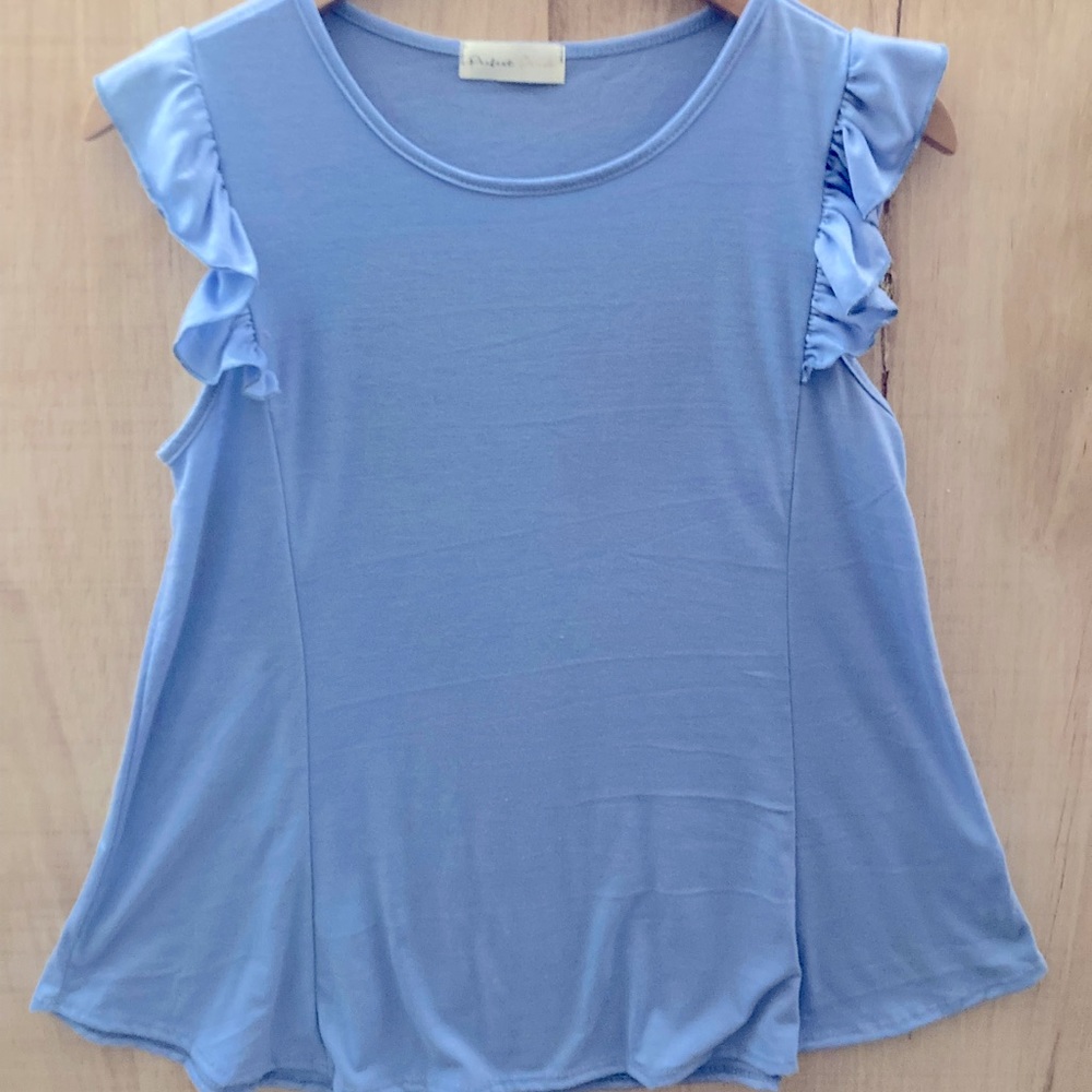PERFECT PEACH 💙 Blue Ruffle Sleeve Tank Top